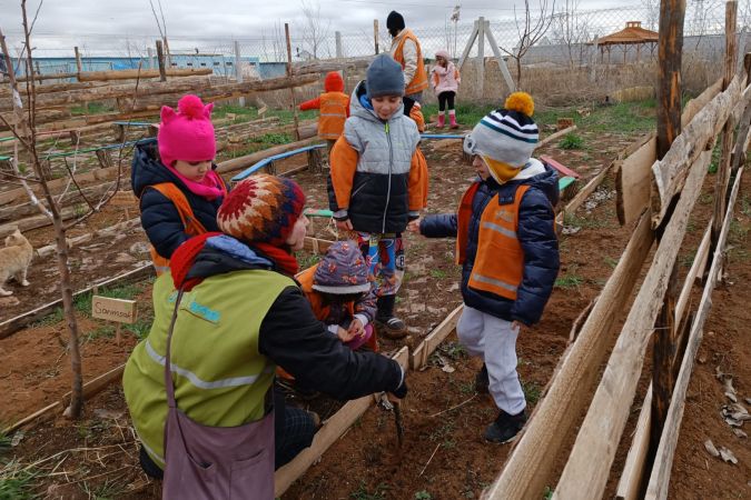 Ankara Haber: Çankayalı Çocuklar Bostanda...