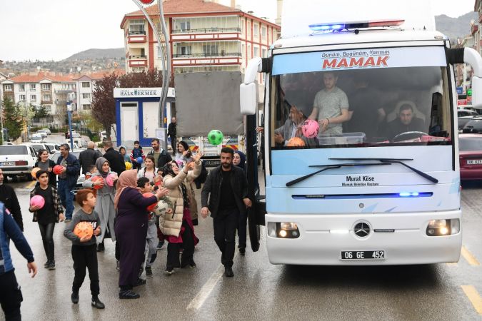 Ankara Haber: Mamak'ta Başkan Köse'den Çocuklara Bayram Sürprizi...