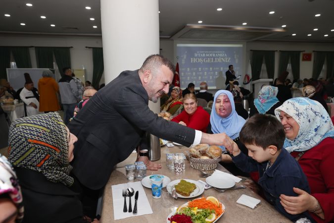 Ankara Haber: Sincan Belediyesi İftarda Engelli Vatandaşları ve Ailelerini Konuk Etti...
