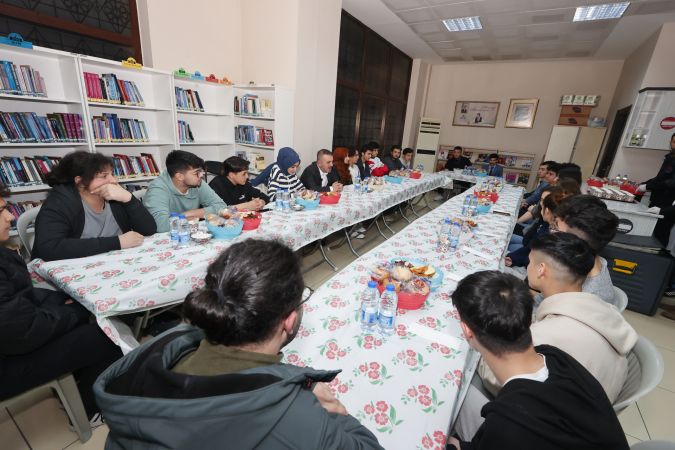 Ankara Haber: Sincan'da Başkan Ercan Sahurda Gençlerle Buluştu...