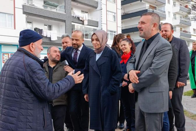 Ankara Haber: Sincan Belediye Başkan Ercan’dan Vatandaşa Çat Kapı Ziyaret...
