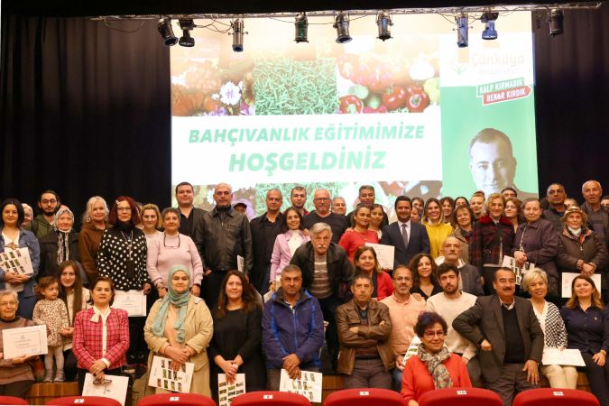 Ankara Haber: Çankaya'nın Yeni Bahçıvanları Sertifikalarını Aldı...
