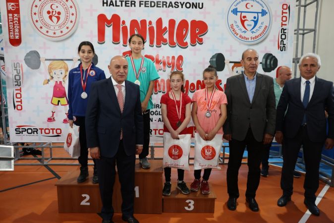 Minikler Türkiye halter şampiyonası Keçiören’de düzenleniyor!