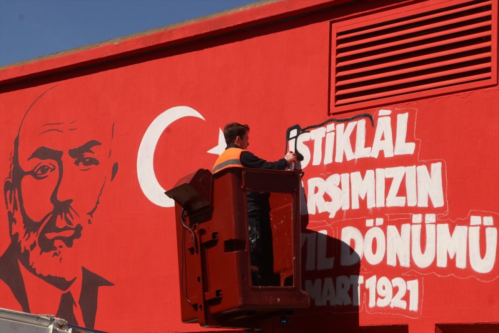 12 Mart İstiklal Marşı’nın Kabulü’nü Duvarlara İşleyen O Genç Herkesi Duygulandırdı!