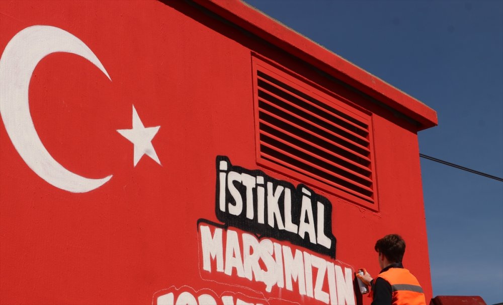 12 Mart İstiklal Marşı’nın Kabulü’nü Duvarlara İşleyen O Genç Herkesi Duygulandırdı!