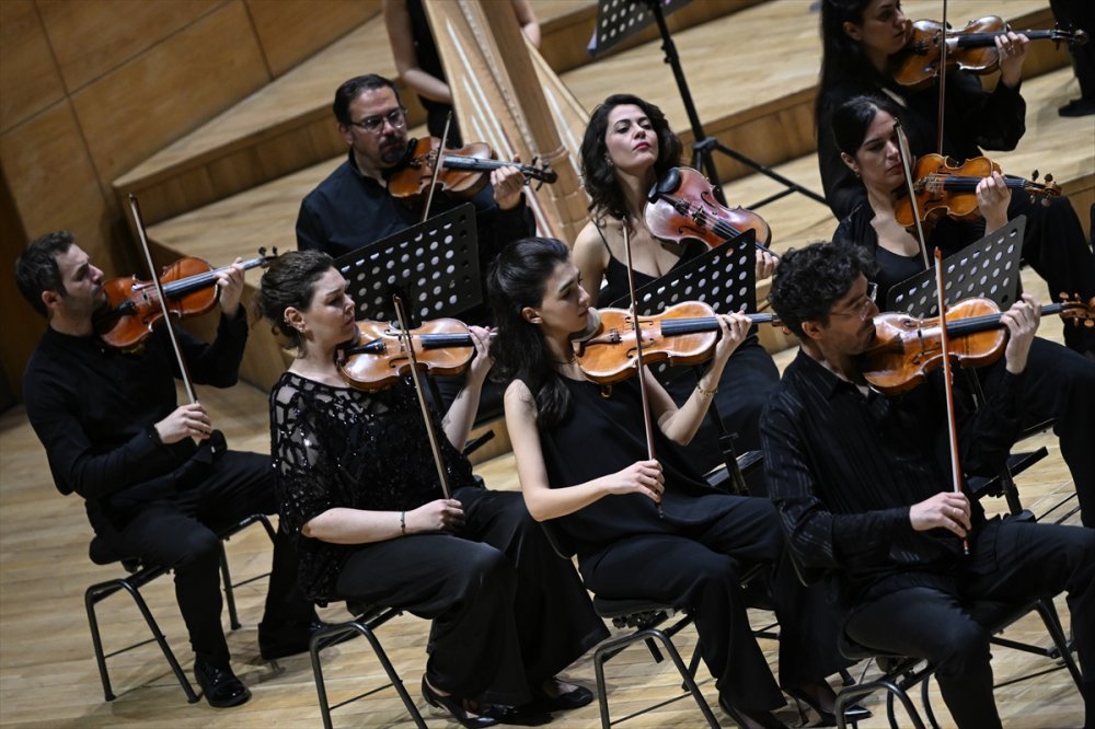 Ankara’da 40 Yıllık Gurur: Uluslararası Müzik Festivali Muhteşem Bir Konserle Başladı!
